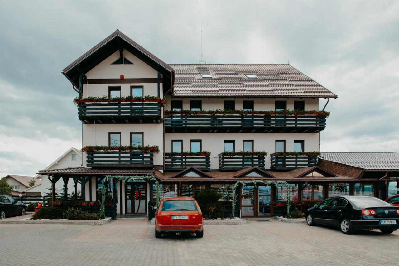 Popasul Transilvania Piatra Fantanele Buitenkant foto