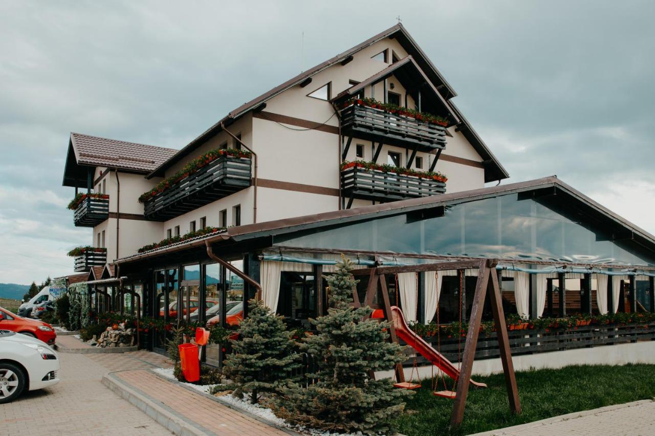 Popasul Transilvania Piatra Fantanele Buitenkant foto